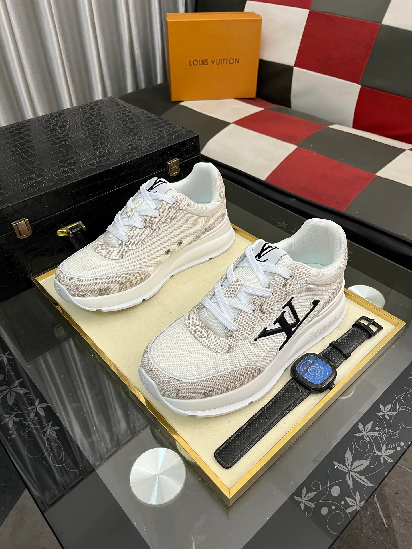 Men's shoes 💰458⌚️⌚️【LOUlS VUlTTON】Louis Vuitton ~ unique and casual style. LV counter purchasing 🏃casual shoes😍😍 are on sale at the men's counter at the same time. Italian imported brands select top-layer Italian cowhide. 🐑Sheepskin lining (refuses to discolor and grind feet) Sole: Original sole specially provided by the original factory 🎬Better in kind Code number: 38-443⃣️Color selection